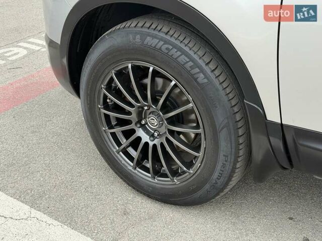 Серый Ниссан Кашкай, объемом двигателя 2 л и пробегом 135 тыс. км за 10500 $, фото 9 на Automoto.ua
