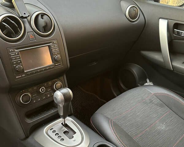 Серый Ниссан Кашкай, объемом двигателя 2 л и пробегом 95 тыс. км за 11300 $, фото 9 на Automoto.ua