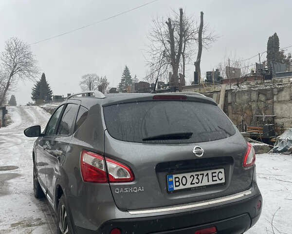 Серый Ниссан Кашкай, объемом двигателя 1.6 л и пробегом 238 тыс. км за 10500 $, фото 1 на Automoto.ua