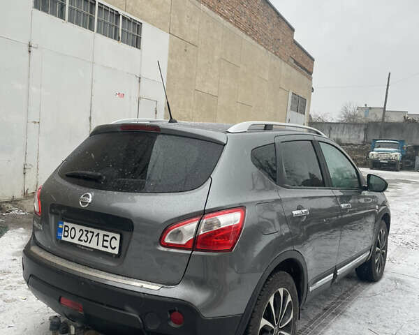 Серый Ниссан Кашкай, объемом двигателя 1.6 л и пробегом 238 тыс. км за 10500 $, фото 2 на Automoto.ua