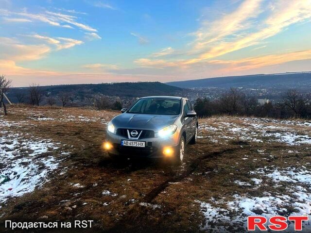 Серый Ниссан Кашкай, объемом двигателя 2 л и пробегом 255 тыс. км за 11200 $, фото 3 на Automoto.ua