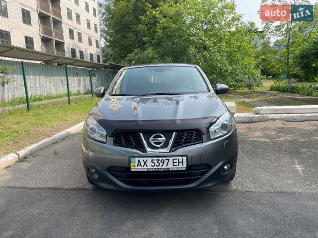 Серый Ниссан Кашкай, объемом двигателя 1.6 л и пробегом 100 тыс. км за 10800 $, фото 1 на Automoto.ua