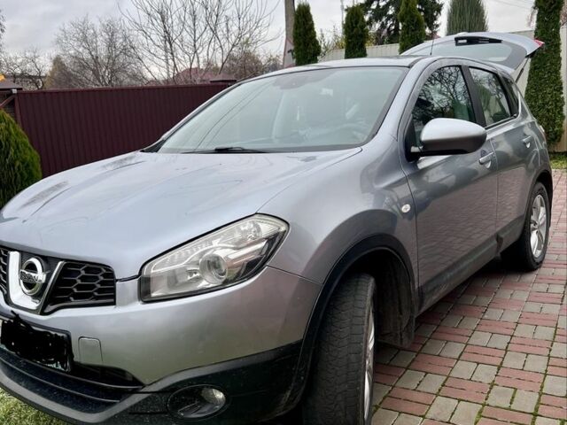 Серый Ниссан Кашкай, объемом двигателя 2 л и пробегом 298 тыс. км за 10000 $, фото 1 на Automoto.ua