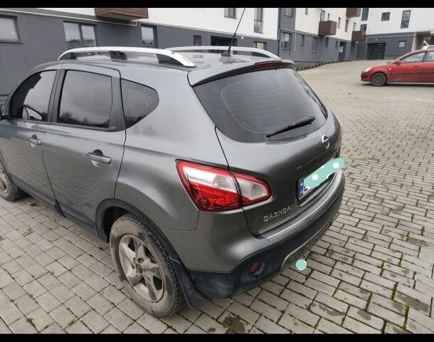 Серый Ниссан Кашкай, объемом двигателя 1.6 л и пробегом 207 тыс. км за 10500 $, фото 6 на Automoto.ua