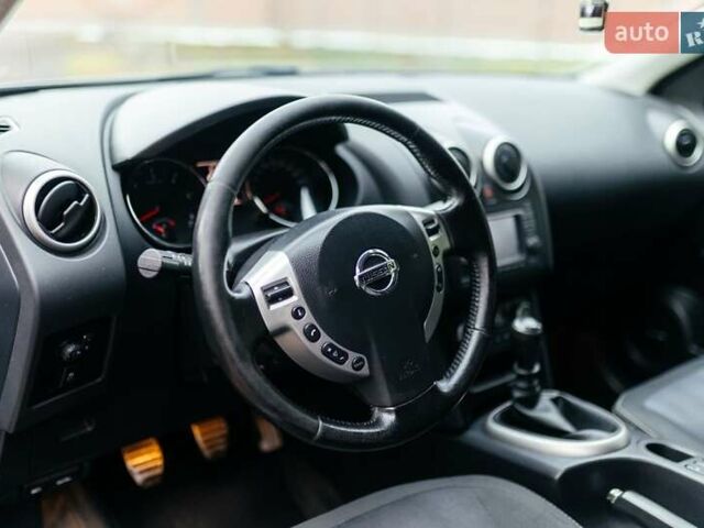Сірий Ніссан Кашкай, об'ємом двигуна 1.46 л та пробігом 250 тис. км за 9666 $, фото 7 на Automoto.ua