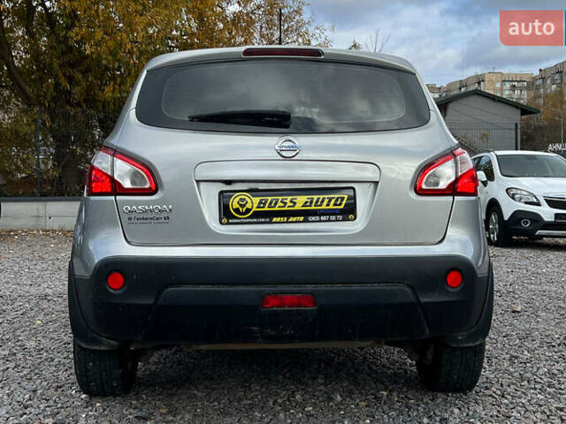 Серый Ниссан Кашкай, объемом двигателя 2 л и пробегом 150 тыс. км за 9999 $, фото 4 на Automoto.ua