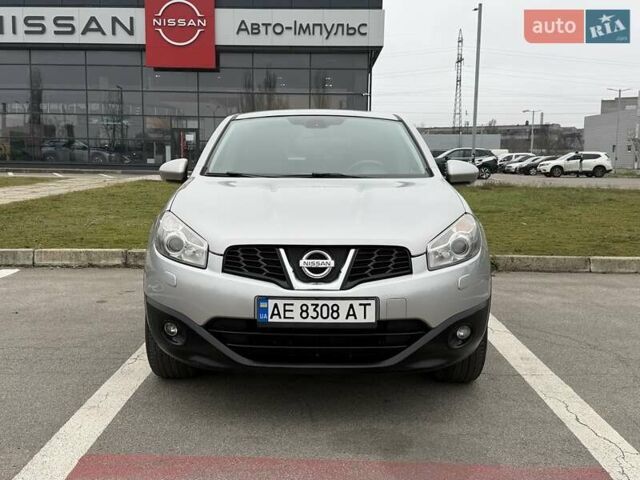 Серый Ниссан Кашкай, объемом двигателя 2 л и пробегом 135 тыс. км за 10500 $, фото 2 на Automoto.ua