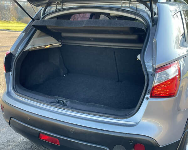 Сірий Ніссан Кашкай, об'ємом двигуна 2 л та пробігом 200 тис. км за 10450 $, фото 12 на Automoto.ua