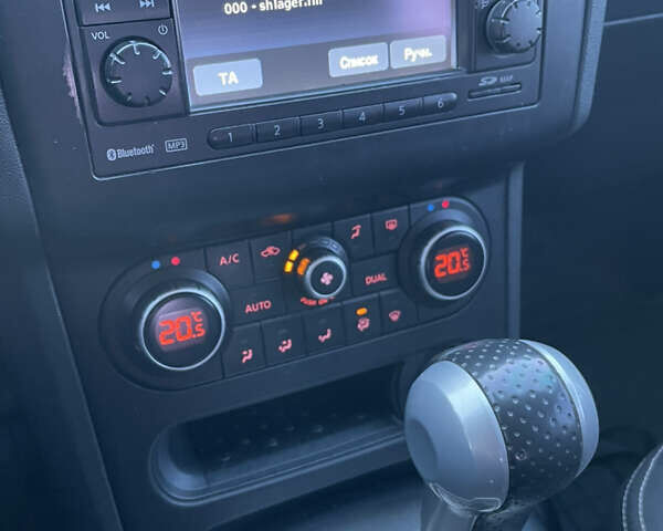 Сірий Ніссан Кашкай, об'ємом двигуна 2 л та пробігом 200 тис. км за 10450 $, фото 31 на Automoto.ua