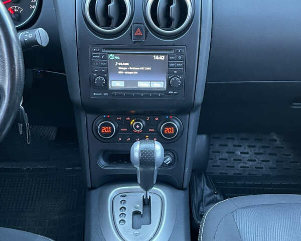 Сірий Ніссан Кашкай, об'ємом двигуна 2 л та пробігом 200 тис. км за 10450 $, фото 25 на Automoto.ua