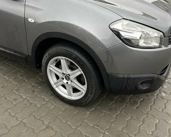 Серый Ниссан Кашкай, объемом двигателя 2 л и пробегом 252 тыс. км за 10300 $, фото 3 на Automoto.ua