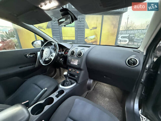 Сірий Ніссан Кашкай, об'ємом двигуна 1.6 л та пробігом 250 тис. км за 10700 $, фото 31 на Automoto.ua