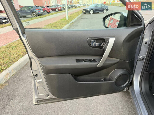 Сірий Ніссан Кашкай, об'ємом двигуна 1.6 л та пробігом 185 тис. км за 11799 $, фото 39 на Automoto.ua