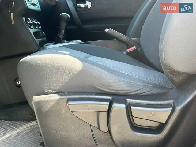 Серый Ниссан Кашкай, объемом двигателя 1.6 л и пробегом 144 тыс. км за 10990 $, фото 37 на Automoto.ua