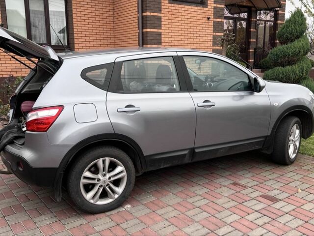 Серый Ниссан Кашкай, объемом двигателя 2 л и пробегом 298 тыс. км за 10000 $, фото 3 на Automoto.ua