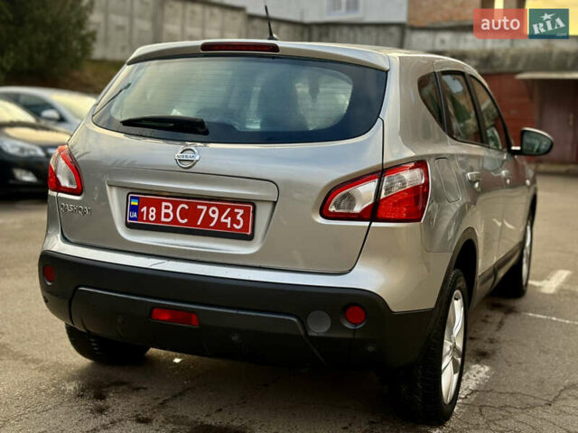 Серый Ниссан Кашкай, объемом двигателя 1.6 л и пробегом 183 тыс. км за 8999 $, фото 6 на Automoto.ua