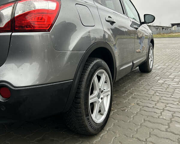 Серый Ниссан Кашкай, объемом двигателя 2 л и пробегом 252 тыс. км за 10300 $, фото 6 на Automoto.ua