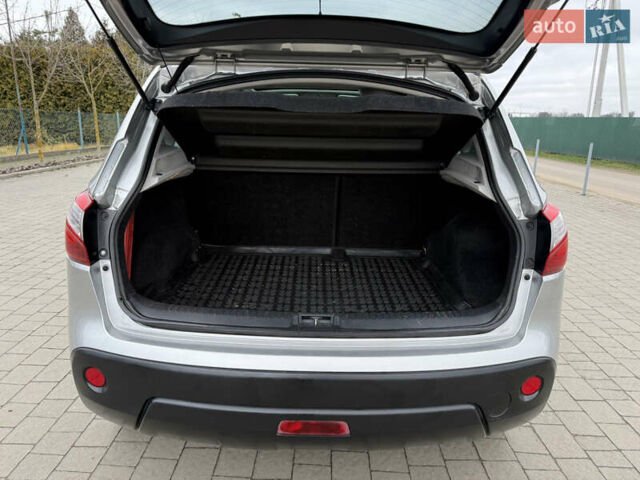 Серый Ниссан Кашкай, объемом двигателя 1.5 л и пробегом 220 тыс. км за 10400 $, фото 58 на Automoto.ua