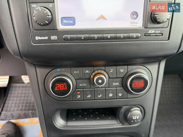 Сірий Ніссан Кашкай, об'ємом двигуна 1.6 л та пробігом 185 тис. км за 11799 $, фото 56 на Automoto.ua