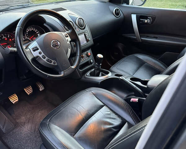 Серый Ниссан Кашкай, объемом двигателя 2 л и пробегом 242 тыс. км за 12550 $, фото 29 на Automoto.ua