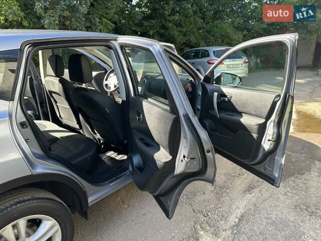 Сірий Ніссан Кашкай, об'ємом двигуна 2 л та пробігом 205 тис. км за 11500 $, фото 4 на Automoto.ua