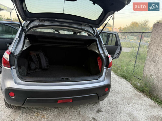 Серый Ниссан Кашкай, объемом двигателя 1.5 л и пробегом 220 тыс. км за 11200 $, фото 2 на Automoto.ua