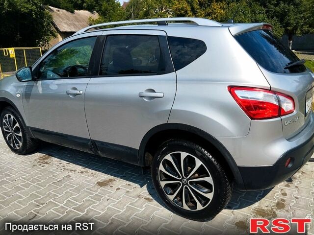 Серый Ниссан Кашкай, объемом двигателя 1.5 л и пробегом 215 тыс. км за 10500 $, фото 2 на Automoto.ua