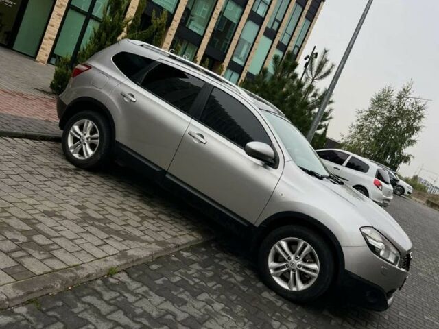 Серый Ниссан Кашкай, объемом двигателя 2 л и пробегом 218 тыс. км за 9800 $, фото 4 на Automoto.ua