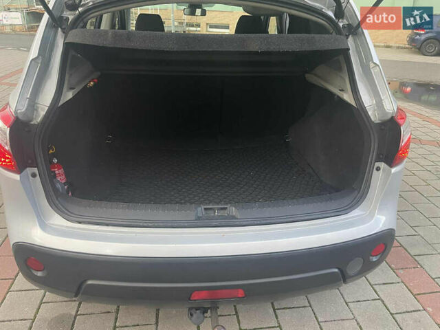 Сірий Ніссан Кашкай, об'ємом двигуна 1.6 л та пробігом 258 тис. км за 12000 $, фото 9 на Automoto.ua