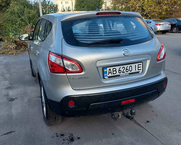 Серый Ниссан Кашкай, объемом двигателя 1.6 л и пробегом 177 тыс. км за 10600 $, фото 4 на Automoto.ua