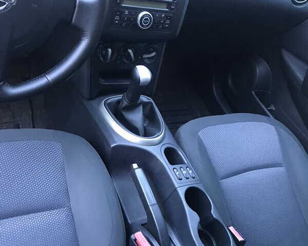 Серый Ниссан Кашкай, объемом двигателя 1.6 л и пробегом 285 тыс. км за 7999 $, фото 14 на Automoto.ua