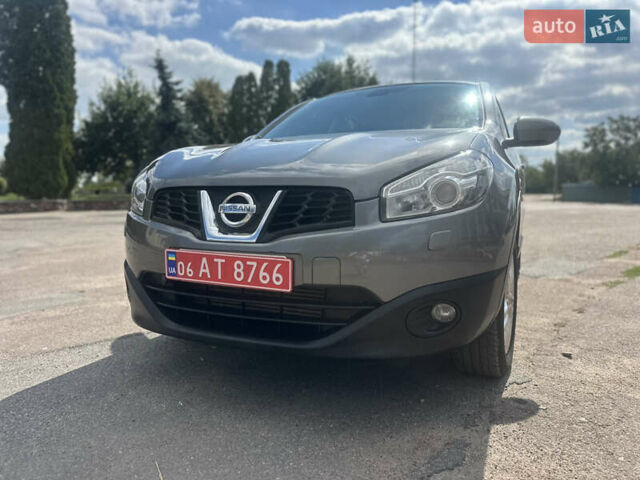 Серый Ниссан Кашкай, объемом двигателя 1.5 л и пробегом 230 тыс. км за 9900 $, фото 1 на Automoto.ua