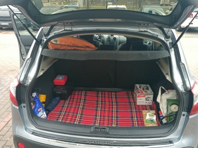 Серый Ниссан Кашкай, объемом двигателя 1.46 л и пробегом 200 тыс. км за 11065 $, фото 7 на Automoto.ua