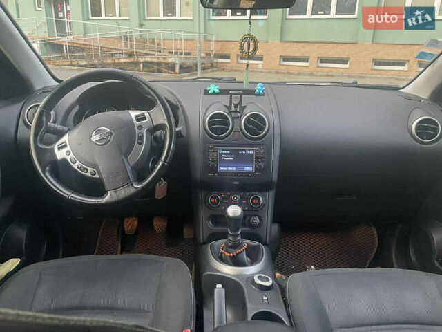 Сірий Ніссан Кашкай, об'ємом двигуна 1.6 л та пробігом 258 тис. км за 12000 $, фото 10 на Automoto.ua