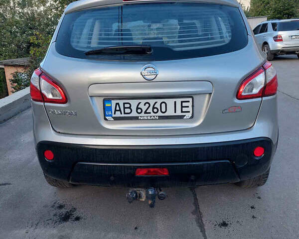 Серый Ниссан Кашкай, объемом двигателя 1.6 л и пробегом 177 тыс. км за 10600 $, фото 2 на Automoto.ua