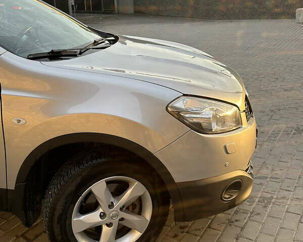 Серый Ниссан Кашкай, объемом двигателя 2 л и пробегом 95 тыс. км за 11300 $, фото 4 на Automoto.ua