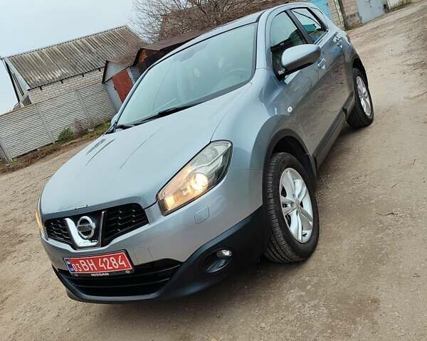 Серый Ниссан Кашкай, объемом двигателя 1.5 л и пробегом 192 тыс. км за 10200 $, фото 1 на Automoto.ua