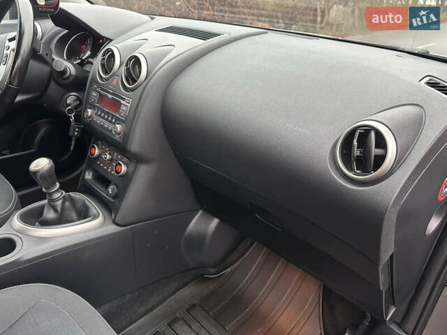 Сірий Ніссан Кашкай, об'ємом двигуна 0 л та пробігом 230 тис. км за 9900 $, фото 32 на Automoto.ua