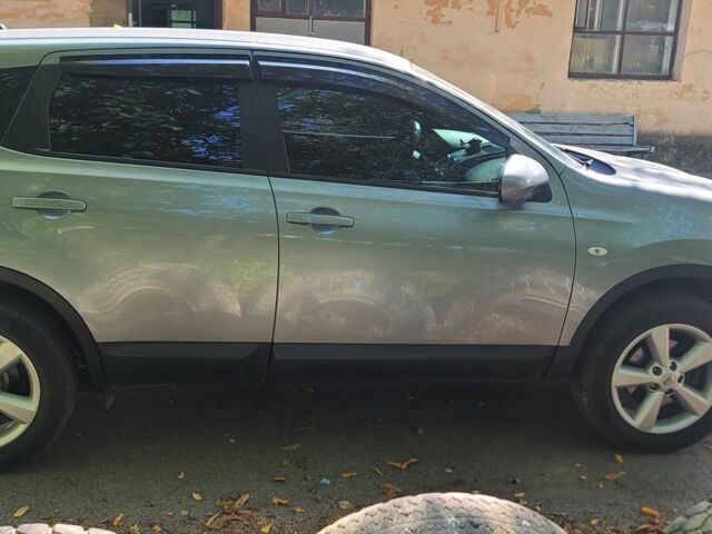 Серый Ниссан Кашкай, объемом двигателя 1.5 л и пробегом 226 тыс. км за 11800 $, фото 1 на Automoto.ua