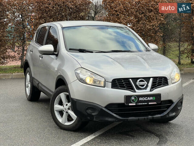 Серый Ниссан Кашкай, объемом двигателя 1.5 л и пробегом 271 тыс. км за 8750 $, фото 3 на Automoto.ua
