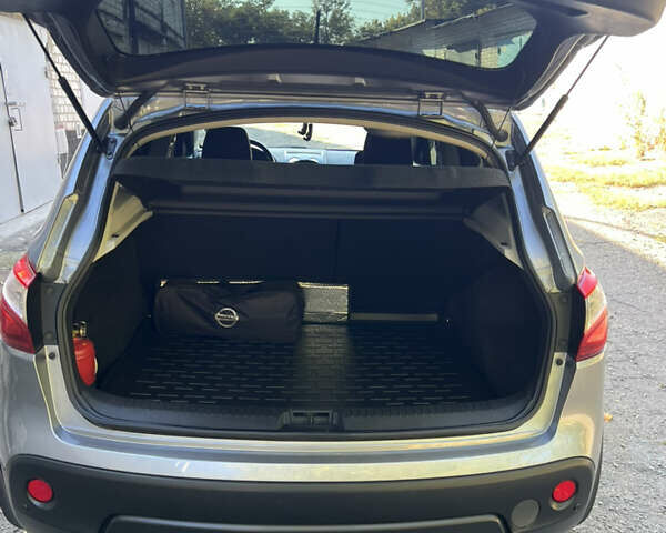 Серый Ниссан Кашкай, объемом двигателя 1.99 л и пробегом 148 тыс. км за 11500 $, фото 16 на Automoto.ua