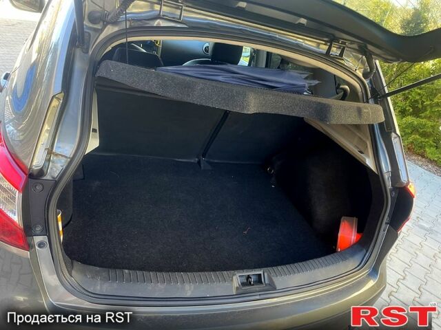 Серый Ниссан Кашкай, объемом двигателя 1.5 л и пробегом 136 тыс. км за 10000 $, фото 4 на Automoto.ua