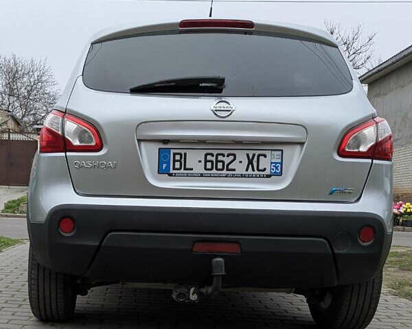 Серый Ниссан Кашкай, объемом двигателя 1.5 л и пробегом 231 тыс. км за 10500 $, фото 4 на Automoto.ua