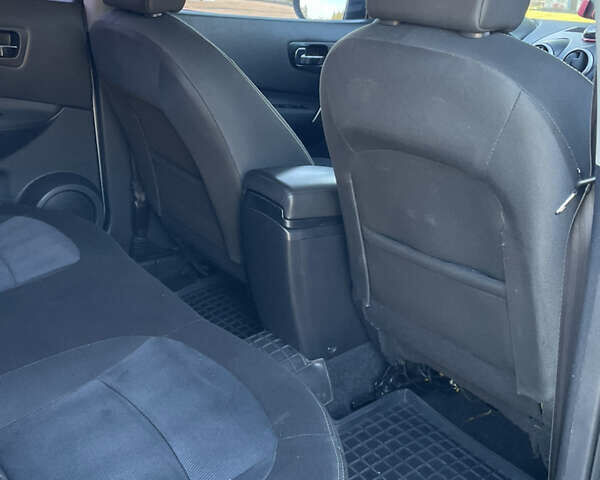 Сірий Ніссан Кашкай, об'ємом двигуна 2 л та пробігом 200 тис. км за 10450 $, фото 19 на Automoto.ua