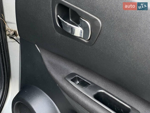 Серый Ниссан Кашкай, объемом двигателя 1.5 л и пробегом 271 тыс. км за 8750 $, фото 49 на Automoto.ua