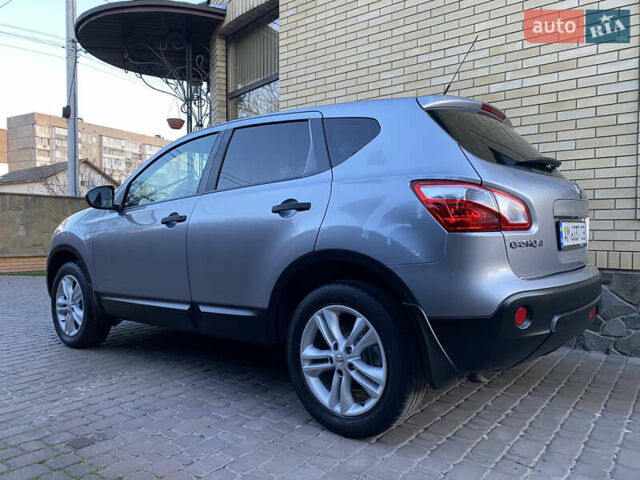 Серый Ниссан Кашкай, объемом двигателя 2 л и пробегом 142 тыс. км за 11800 $, фото 13 на Automoto.ua