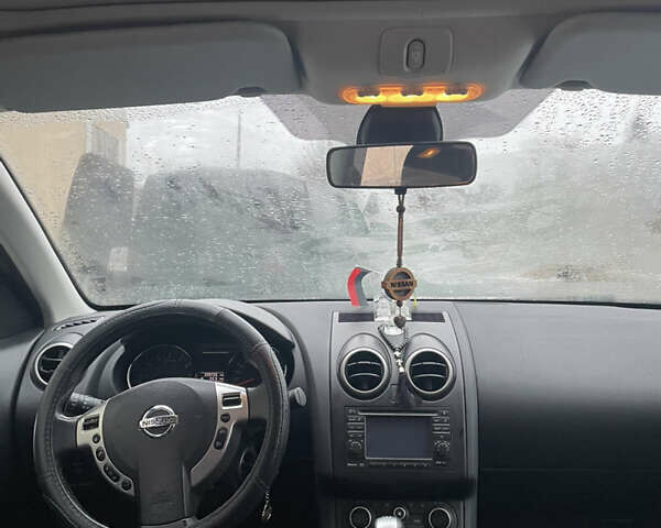 Серый Ниссан Кашкай, объемом двигателя 1.6 л и пробегом 238 тыс. км за 10500 $, фото 6 на Automoto.ua