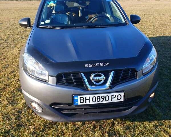 Серый Ниссан Кашкай, объемом двигателя 2 л и пробегом 198 тыс. км за 10600 $, фото 5 на Automoto.ua