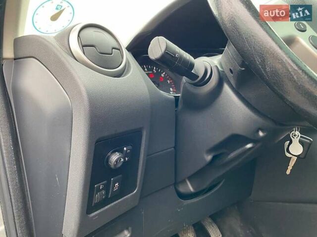 Серый Ниссан Кашкай, объемом двигателя 1.6 л и пробегом 225 тыс. км за 9650 $, фото 16 на Automoto.ua