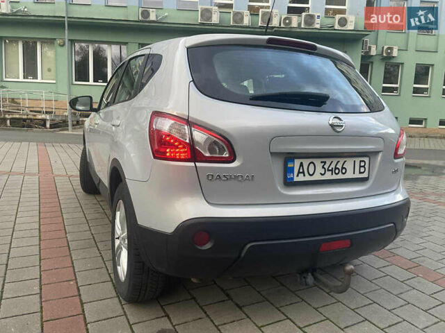 Сірий Ніссан Кашкай, об'ємом двигуна 1.6 л та пробігом 258 тис. км за 12000 $, фото 14 на Automoto.ua